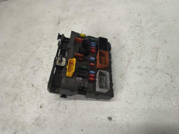 BOITIER ELECTRONIQUE CITROEN / PEUGEOT L11 - Vue 1